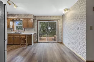 896 W 18th Ave, Oshkosh, WI 54902 - Photo 8
