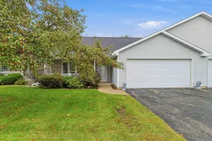 456 Wyldewood Dr, Oshkosh, WI 54904 - Photo 1