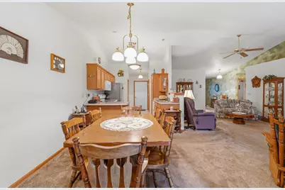 456 Wyldewood Drive #B, Oshkosh, WI 54904 - Photo 8