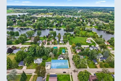 415 W 2nd Street, Shawano, WI 54166 - Photo 2