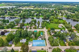 415 W 2nd St, Shawano, WI 54166 - Photo 2