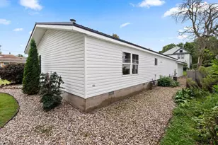 415 W 2nd St, Shawano, WI 54166 - Photo 28