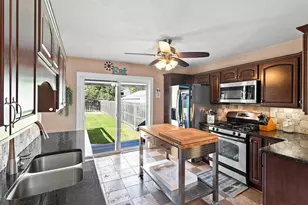 124 Irene St, Neenah, WI 54956 - Photo 12