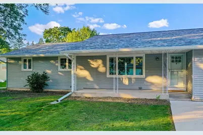 1194 April Lane, Green Bay, WI 54304 - Photo 4