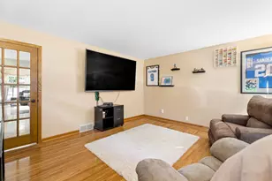 29 Pheasant Ct, Appleton, WI 54915 - Photo 2