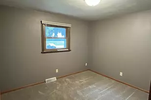 W2226 Hickory Dr, Kaukauna, WI 54130 - Photo 16