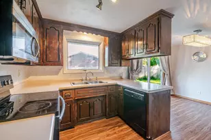 2525 Heather Rd, Green Bay, WI 54311 - Photo 10