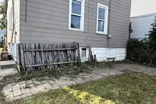 1020 S 32nd St, Milwaukee, WI 53215 - Photo 2