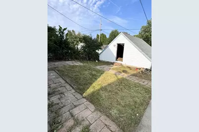 1020 S 32nd Street, Milwaukee, WI 53215 - Photo 4