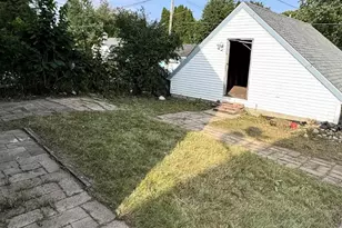1020 S 32nd St, Milwaukee, WI 53215 - Photo 4
