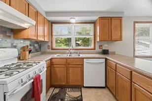 317 Indiana Ave, North Fond du Lac, WI 54937 - Photo 8