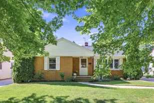 422 E Mission Rd, Green Bay, WI 54301 - Photo 1