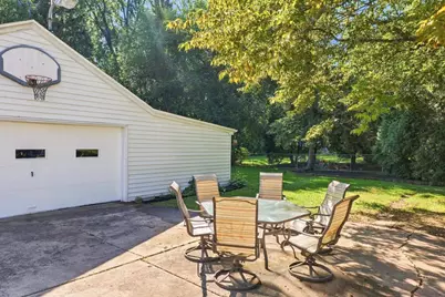 422 E Mission Road, Green Bay, WI 54301 - Photo 48