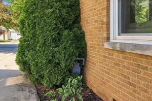 422 E Mission Rd, Green Bay, WI 54301 - Photo 40
