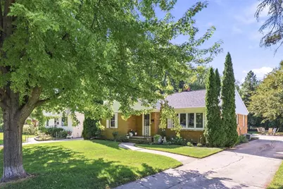 422 E Mission Road, Green Bay, WI 54301 - Photo 68