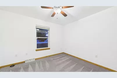 2150 Klondike Road, Green Bay, WI 54311 - Photo 12