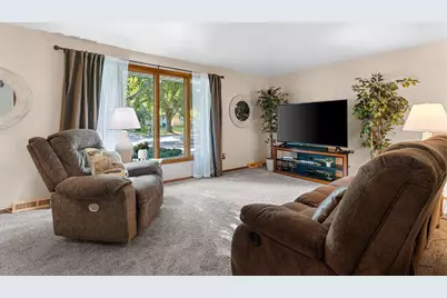 1110 Michaline Drive, Green Bay, WI 54304 - Photo 4