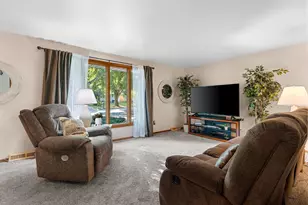 1110 Michaline Dr, Green Bay, WI 54304 - Photo 4