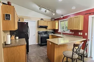 3850 Harvest Ct, Oshkosh, WI 54901 - Photo 6