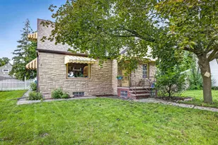 420 Klein St, Kaukauna, WI 54130 - Photo 2