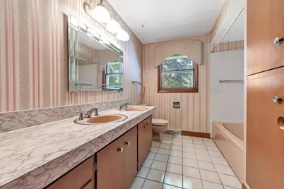 1198 Kenwood Street, Green Bay, WI 54304 - Photo 16