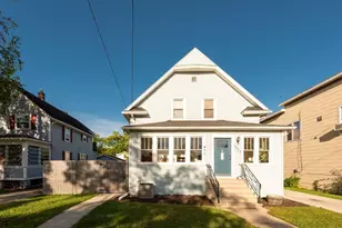 1033 N Sawyer St, Oshkosh, WI 54902 - Photo 1