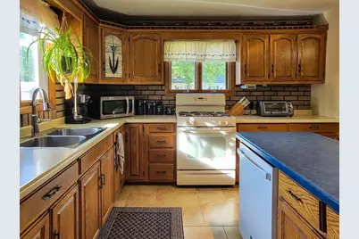 301 W Howard Street, Manawa, WI 54949 - Photo 4