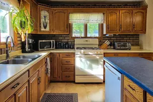 301 W Howard St, Manawa, WI 54949 - Photo 4
