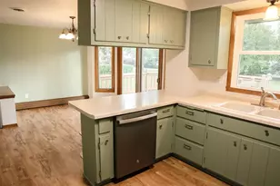 1255 April Ln, Green Bay, WI 54304 - Photo 2