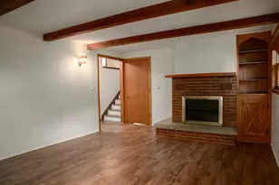1255 April Ln, Green Bay, WI 54304 - Photo 8