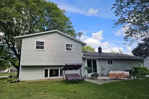 2456 Heather Rd, Green Bay, WI 54311 - Photo 2