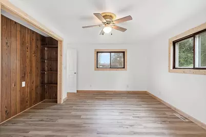 1529 Lakeview Drive, Green Bay, WI 54313 - Photo 18