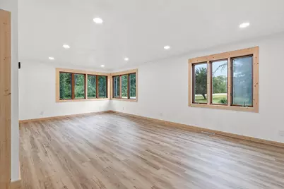 1529 Lakeview Drive, Green Bay, WI 54313 - Photo 12