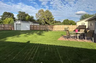 532 Willow Dr, Kaukauna, WI 54130 - Photo 2