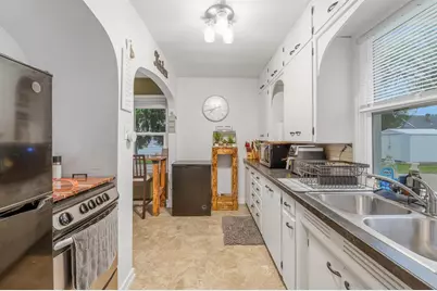 550 Russell Street, Fond du Lac, WI 54935 - Photo 2