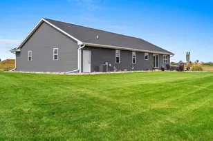 2347 Tigerwood Trl, De Pere, WI 54115 - Photo 52