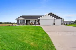 2347 Tigerwood Trl, De Pere, WI 54115 - Photo 4
