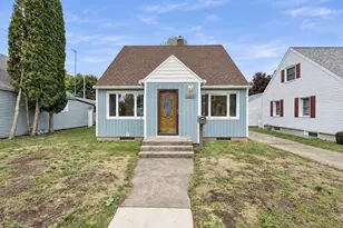 2004 17th Ave, Menominee, MI 49858 - Photo 2