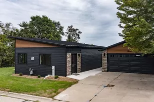 206 Lake St, Weyauwega, WI 54983 - Photo 2