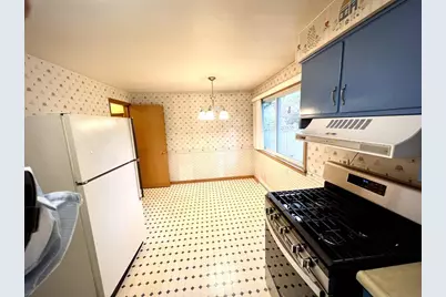 827 Colonial Avenue, Green Bay, WI 54304 - Photo 4