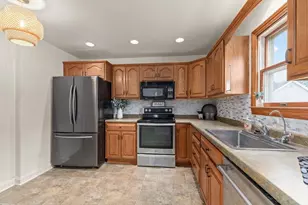 354 Oak St, Menasha, WI 54952 - Photo 4