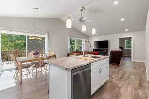 W5873 S Oak Park Cir, Shawano, WI 54166 - Photo 14