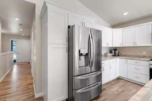 W5873 S Oak Park Cir, Shawano, WI 54166 - Photo 8
