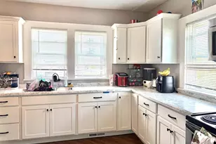 504 Ceape Ave, Oshkosh, WI 54901 - Photo 8
