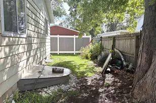 241 Butte Des Morts Dr, Menasha, WI 54952 - Photo 4
