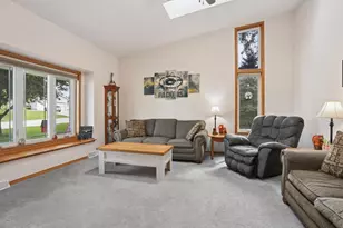 617 Donna St, Chilton, WI 53014 - Photo 4