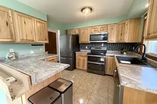 476 Hiawatha Dr, Brillion, WI 54110 - Photo 4