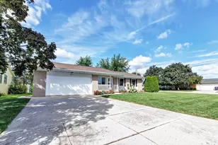 345 Lee St, Denmark, WI 54208 - Photo 2