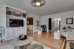 1701 S Hillcrest Dr, Appleton, WI 54914 - Photo 14
