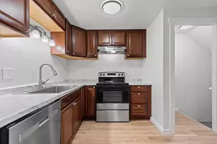 2130 Elm View Dr, Ashwaubenon, WI 54304 - Photo 8